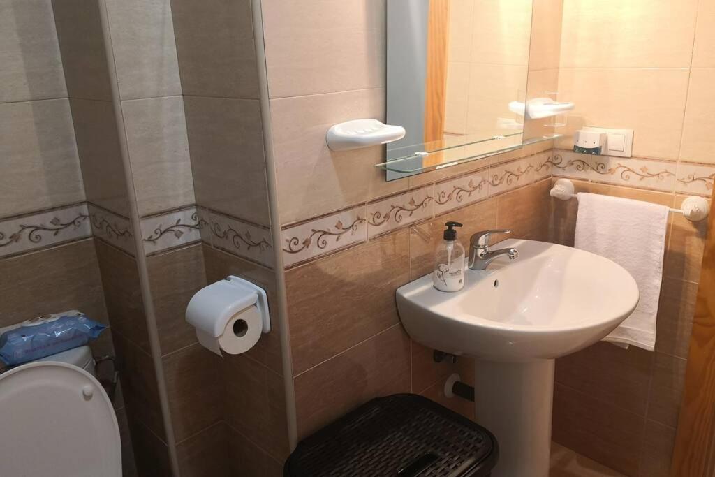 Centro Roquetas 5 Minutos De La Playa En Coche Garaje Solo Si Esta Disponible Apartment Рокетас де Мар Екстериор снимка