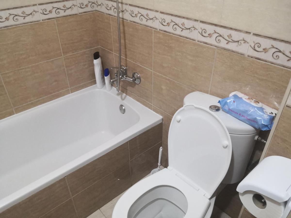 Centro Roquetas 5 Minutos De La Playa En Coche Garaje Solo Si Esta Disponible Apartment Рокетас де Мар Екстериор снимка